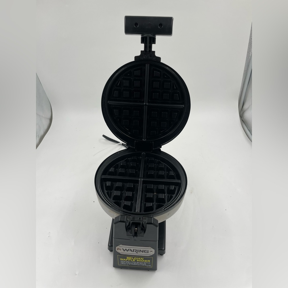 Waring Pro Professional Belgian Waffle Maker WMK200.